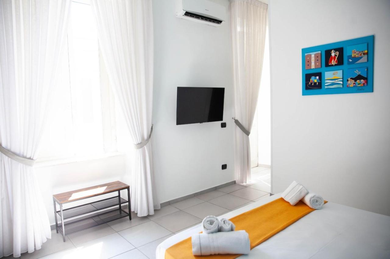 Track 60 - Private Rooms Garibaldi Napoli Eksteriør bilde