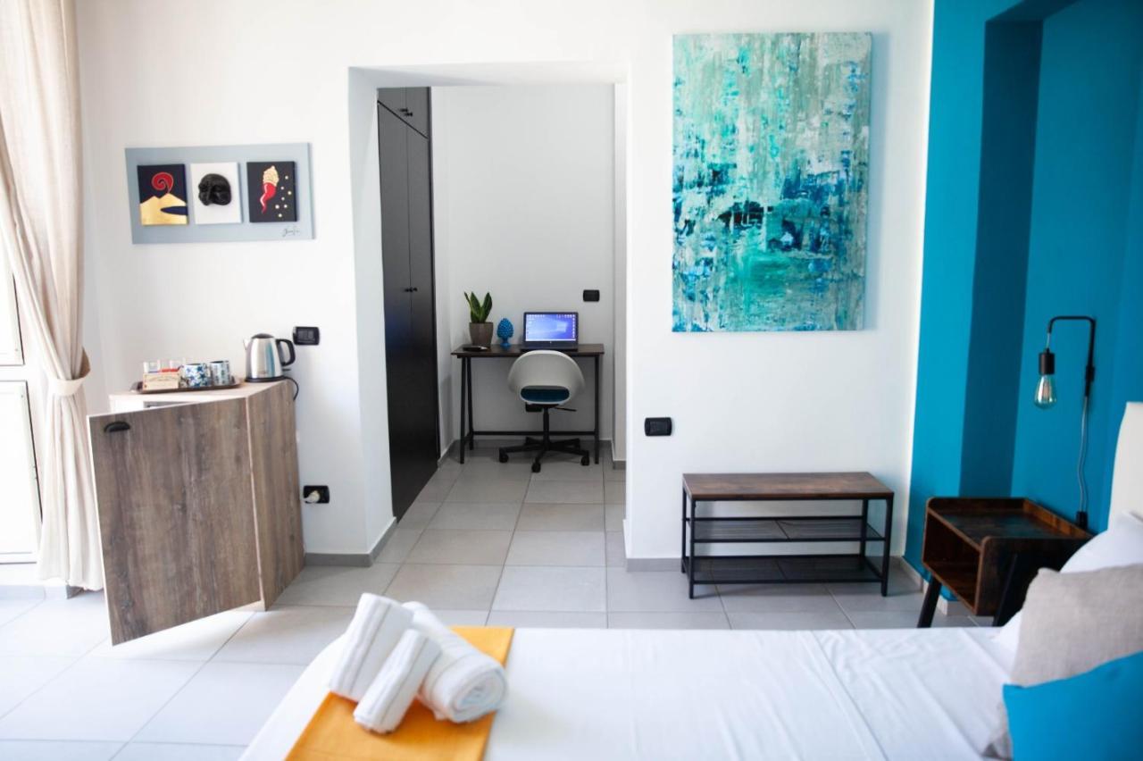Track 60 - Private Rooms Garibaldi Napoli Eksteriør bilde