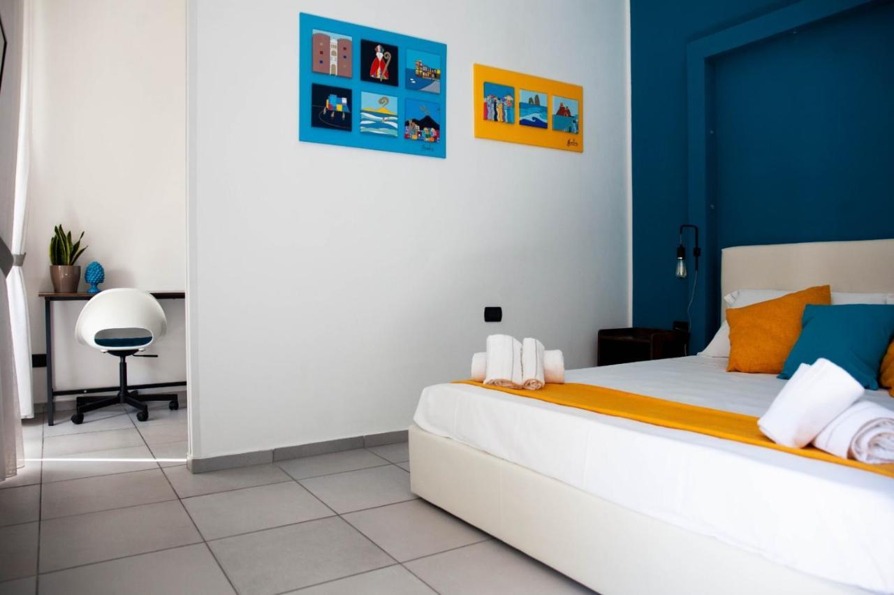 Track 60 - Private Rooms Garibaldi Napoli Eksteriør bilde