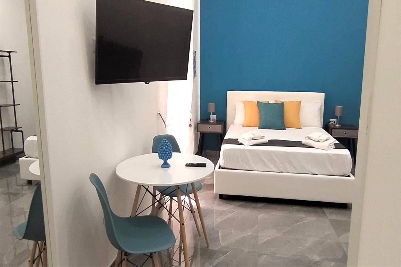 Track 60 - Private Rooms Garibaldi Napoli Eksteriør bilde