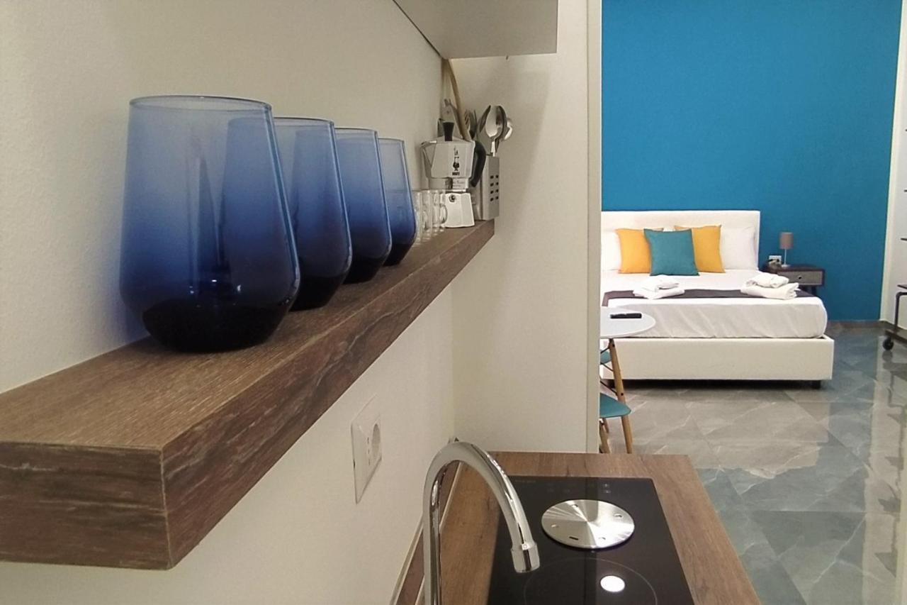 Track 60 - Private Rooms Garibaldi Napoli Eksteriør bilde