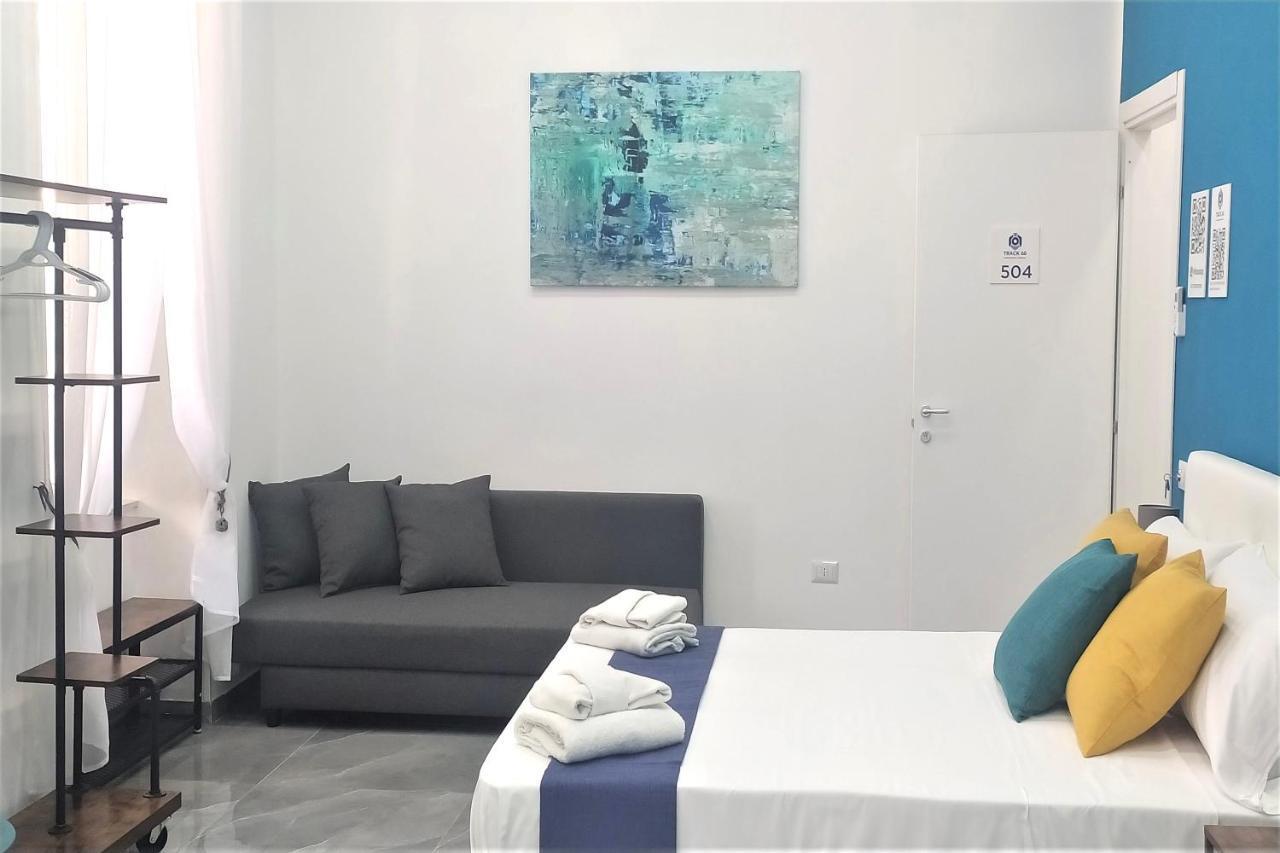Track 60 - Private Rooms Garibaldi Napoli Eksteriør bilde